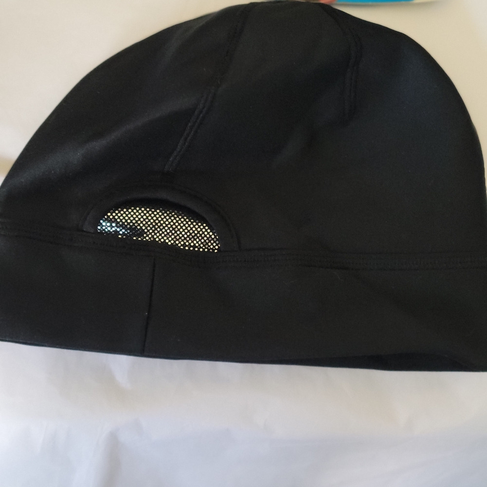 Columbia Black Beanie - Picture 2 of 4